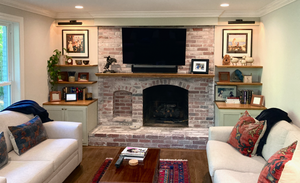 Custom Built-In Cabinets & Shelving